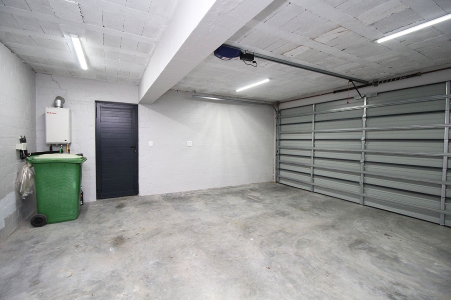 3 Bedroom Property for Sale in Calypso Beach Western Cape